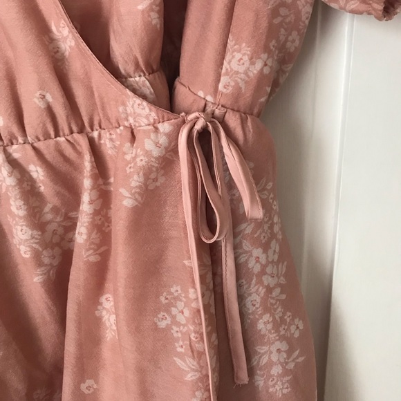 H&M Pink Floral Puff Sleeve Wrap Tie Front Dress Size Medium - Picture 4 of 6